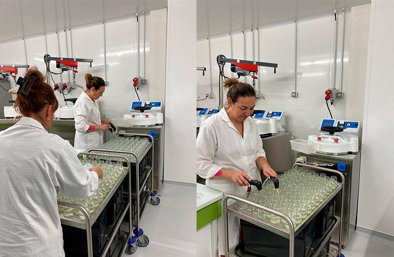 Operators with RAYPA media preparator in the Plant & Palm Lab Biotechnologies (PPLB) laboratory.
